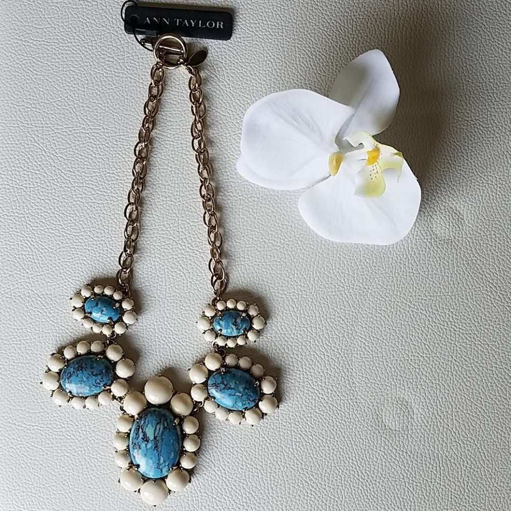 Ann Taylor Statement Necklace 🌸 Light blue